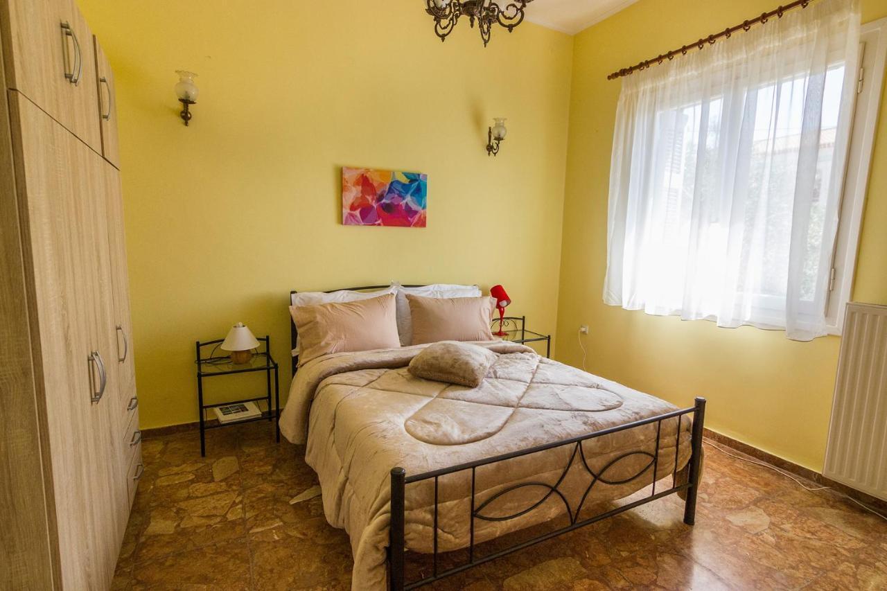 Anna's Beautiful House * Leonídion